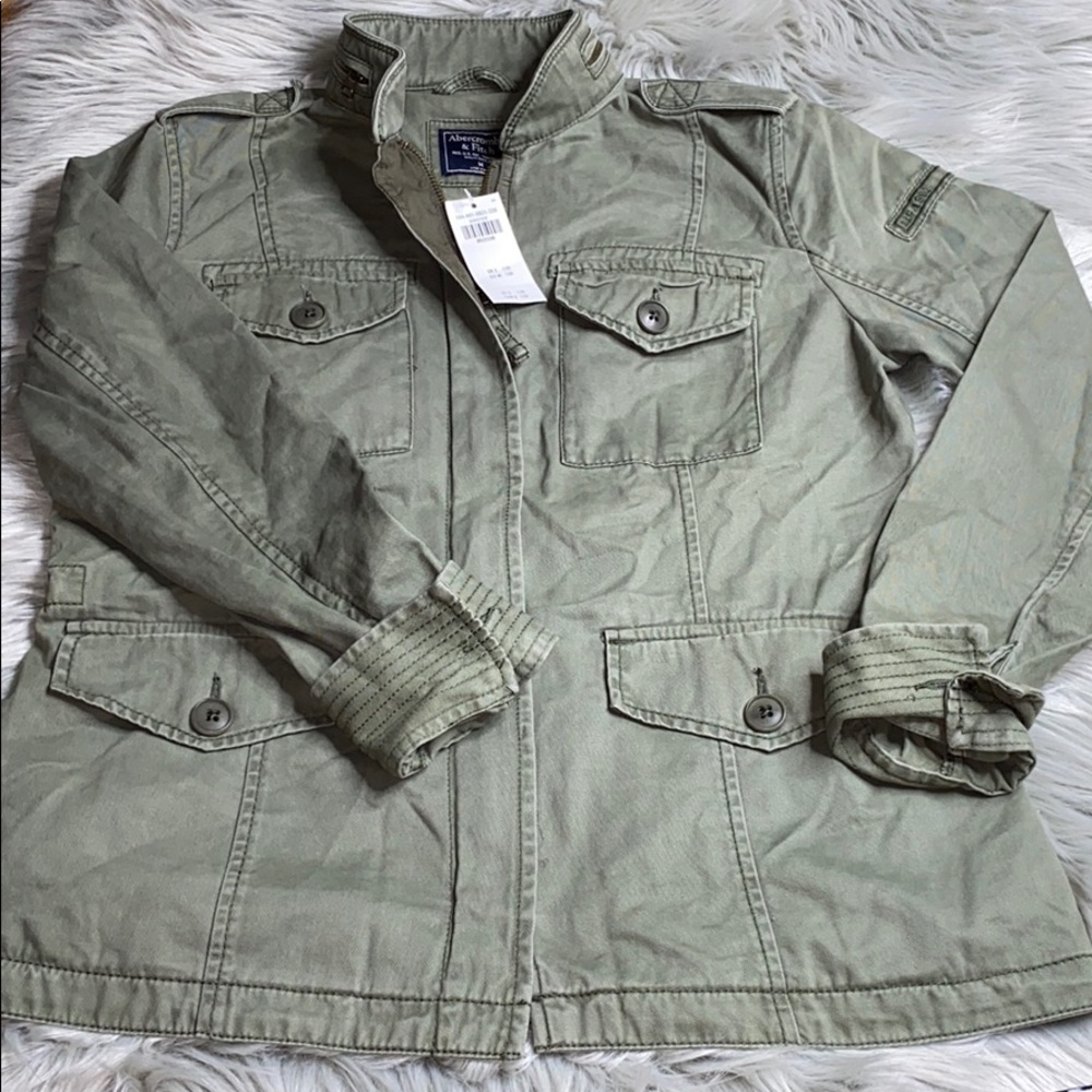 Ambercrombie & Fitch army green jacket😍